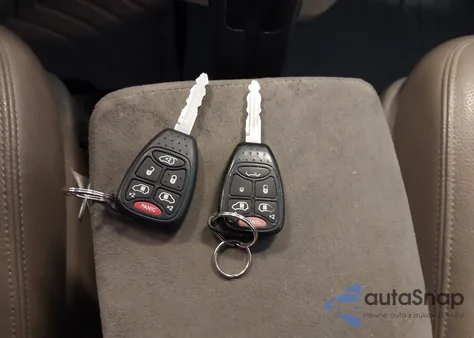 2005 Dodge Grand Caravan Sxt from USA, damaged, VIN 2D4GP44L05R345874